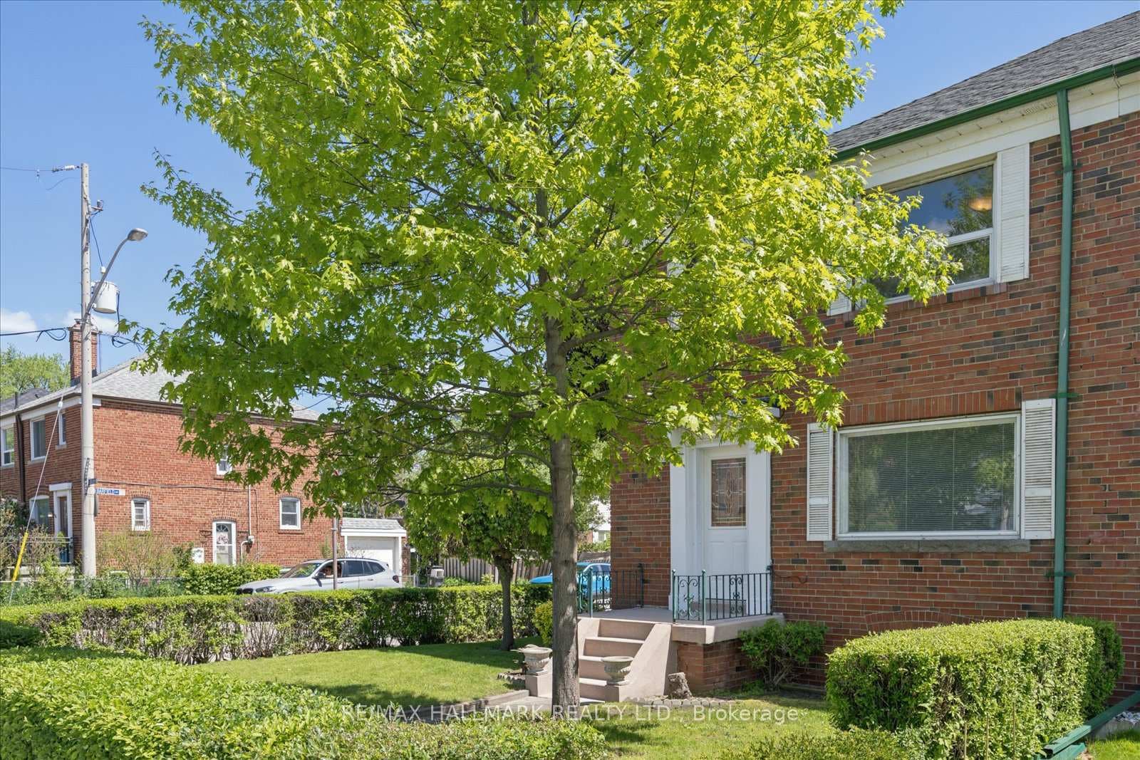 483 Cosburn Avenue photo 2
