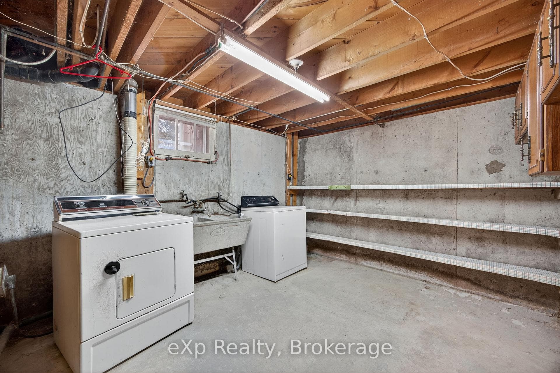 245 Victoria Street photo 36