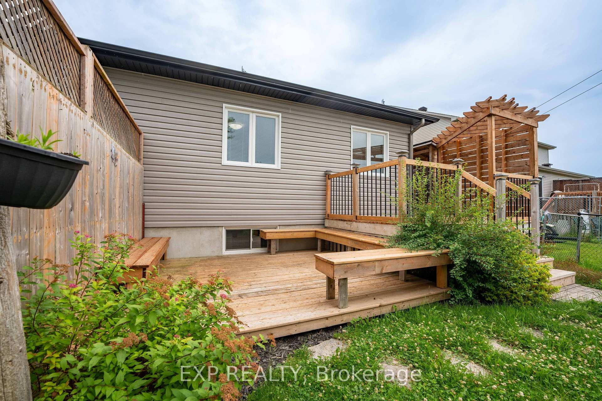 15 Gareau Crescent photo 5