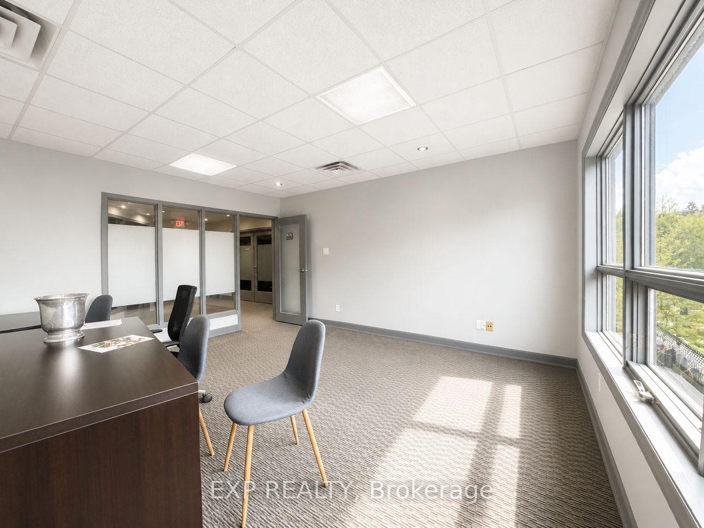 111 Sherwood Drive Unit 208 photo 4