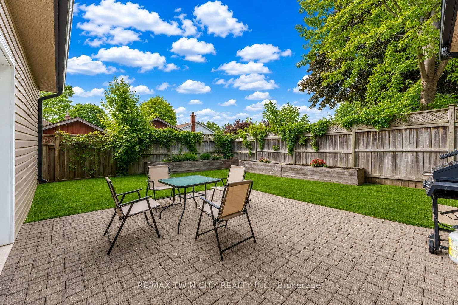 90 Arlington Boulevard photo 38