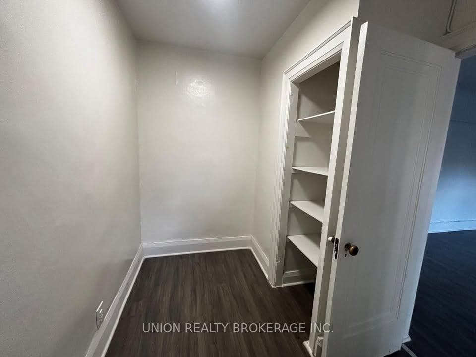 2393 Queen Street Unit 19 photo 6