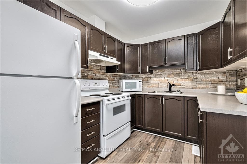 27 HUYCK Drive photo 5