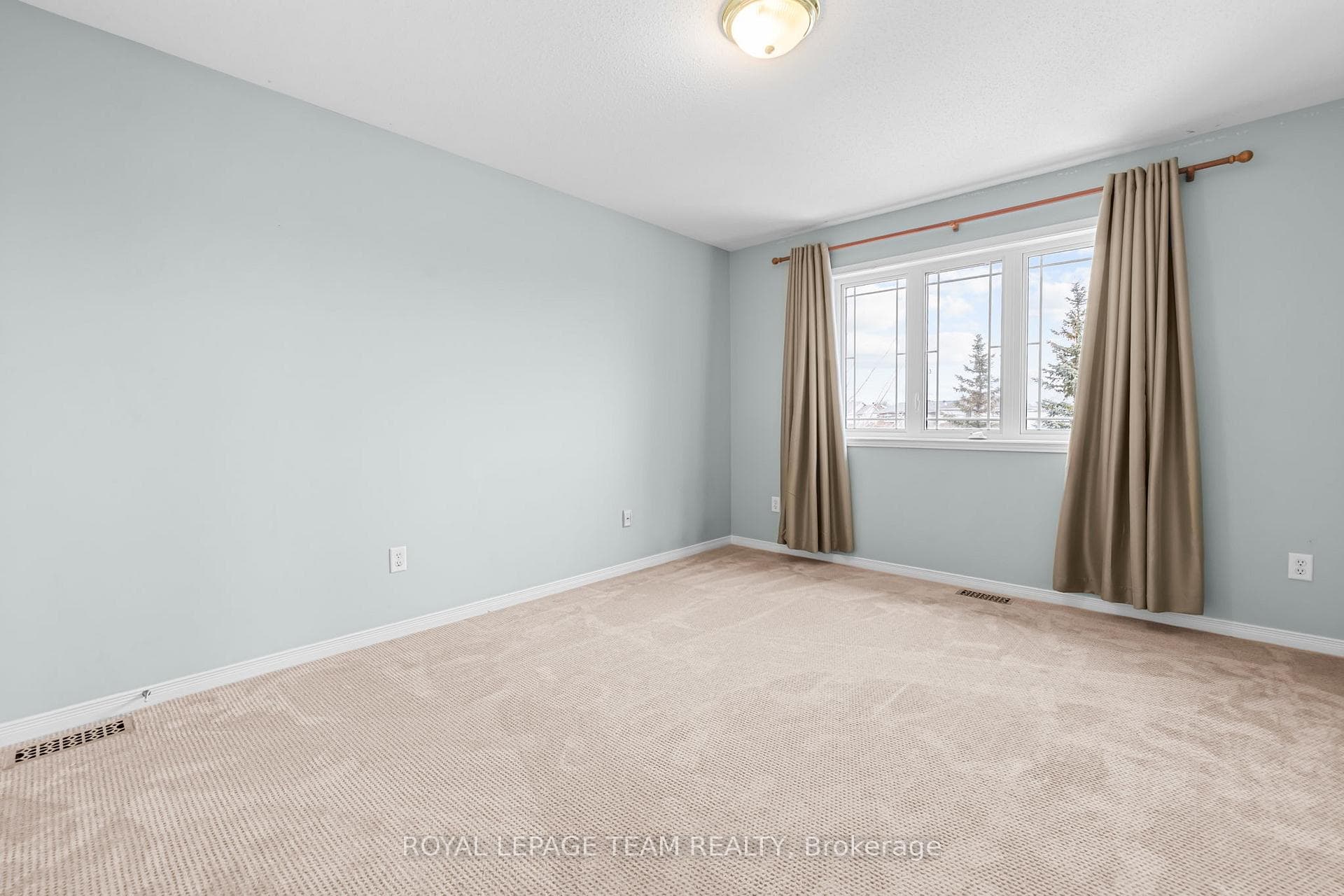 522 Kentmare Crescent photo 27