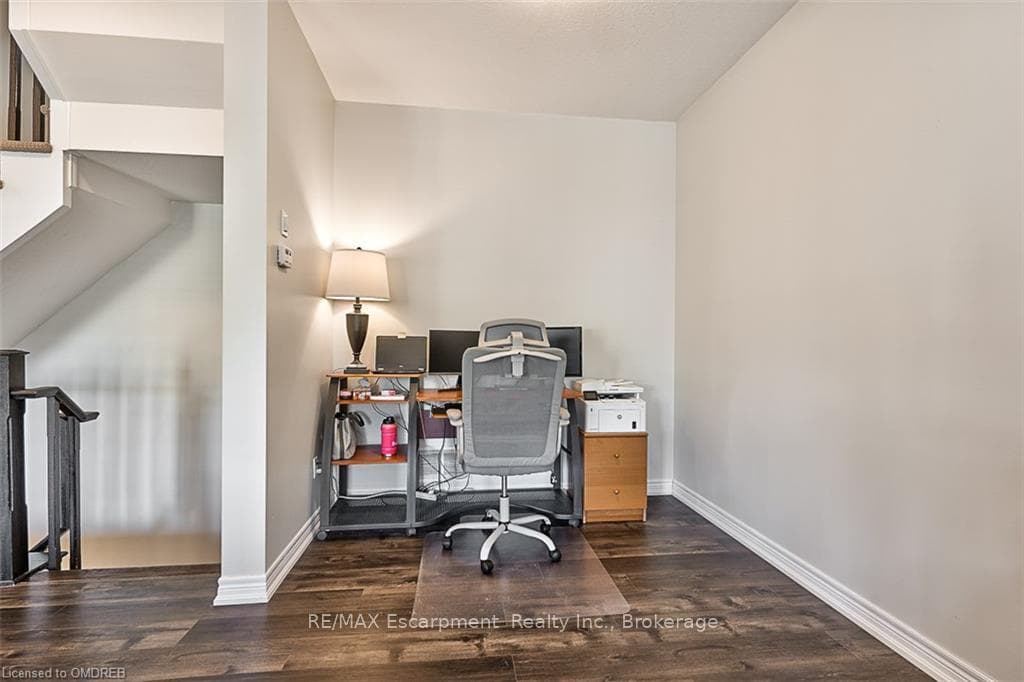 318 HUMPHREY Street photo 12