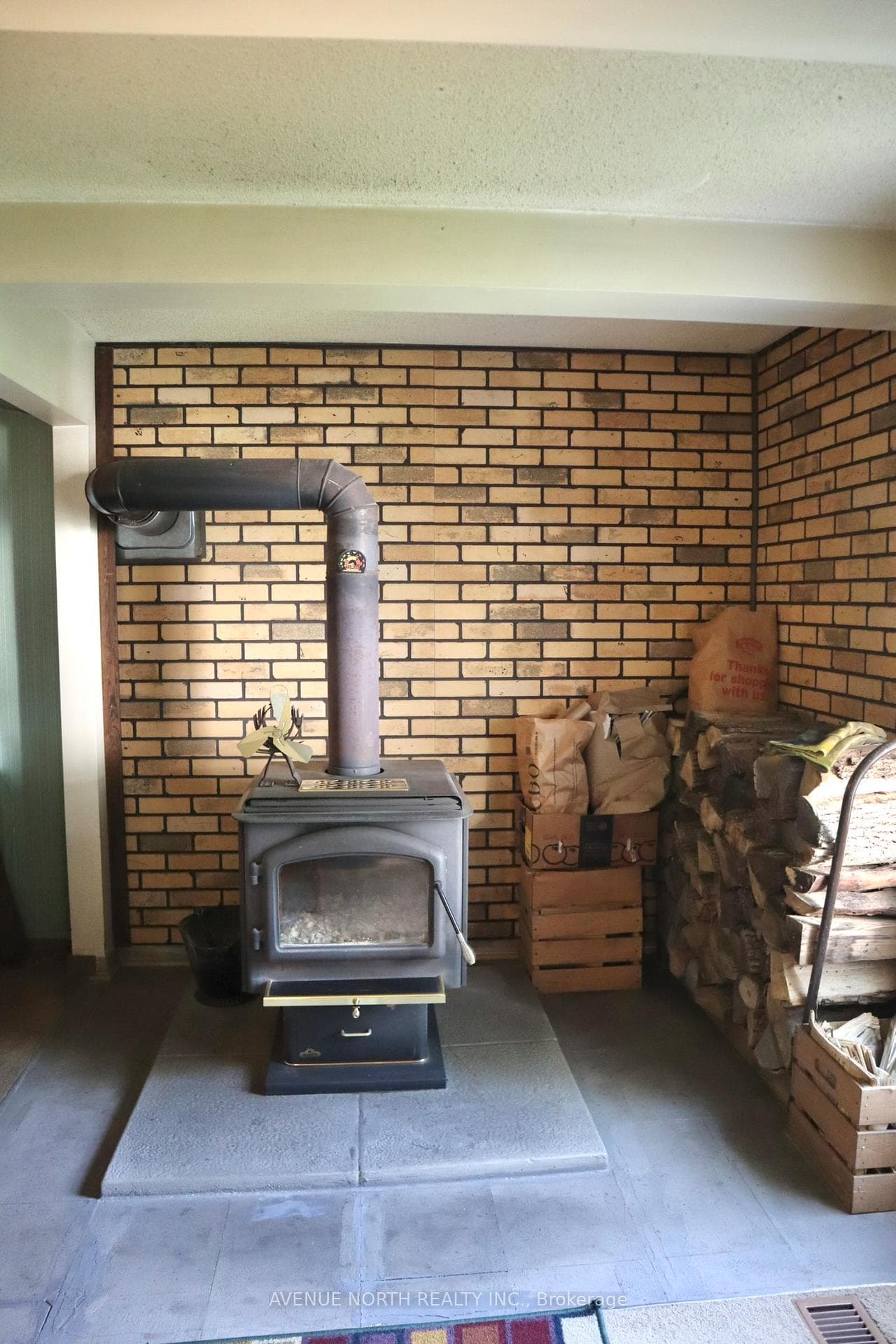 2125 Old Montreal Road photo 13