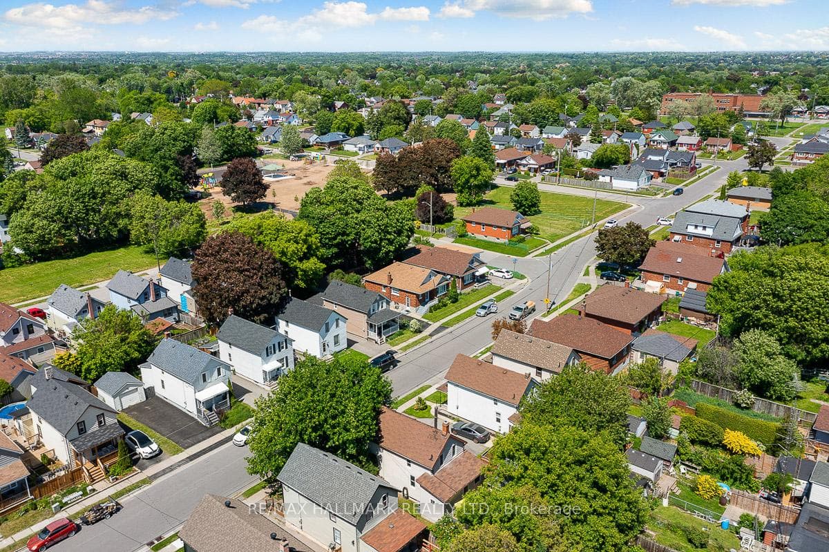 125 Banting Avenue photo 40