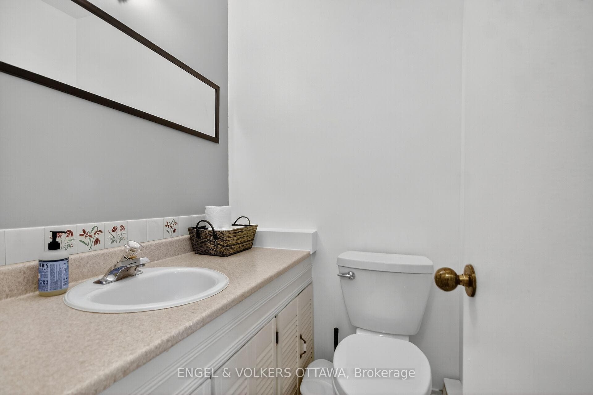 910 Dynes Road photo 19