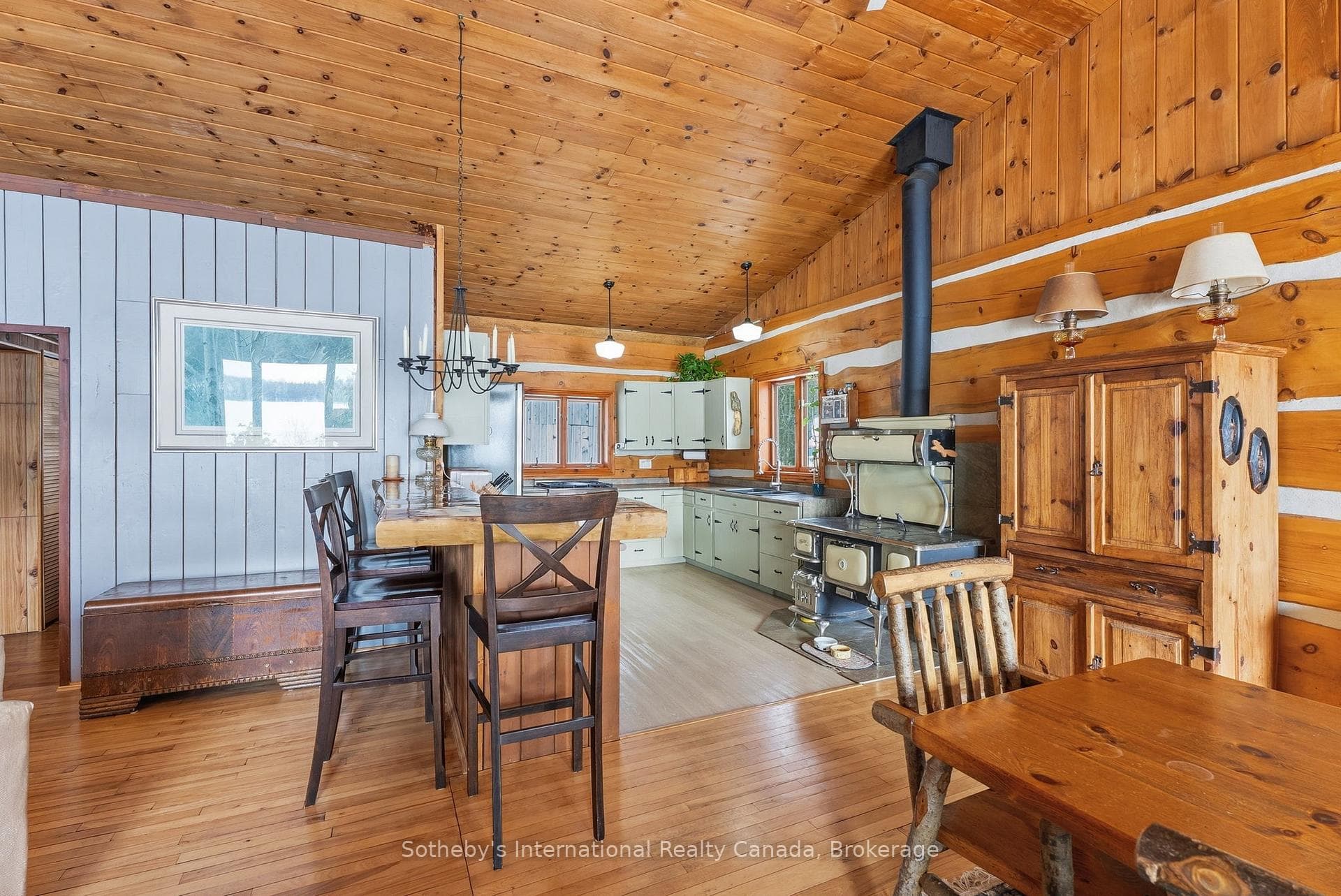 3491A Axe Lake Road photo 24