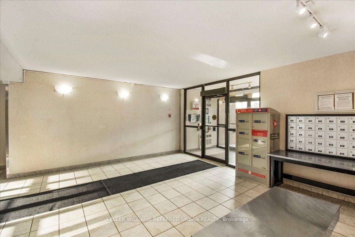207 Galloway Road Unit 802 photo 2