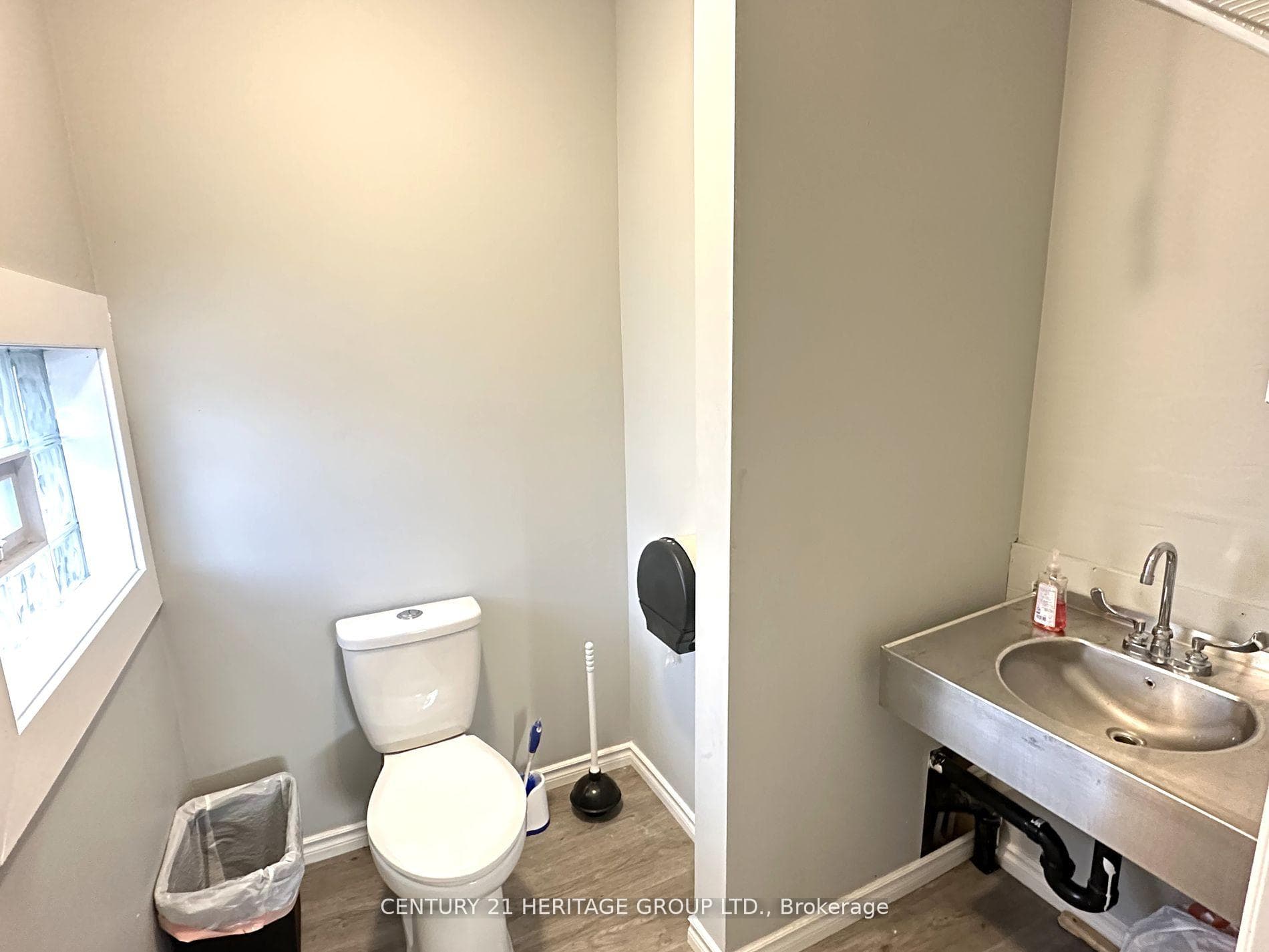 5002 Victoria Avenue photo 14