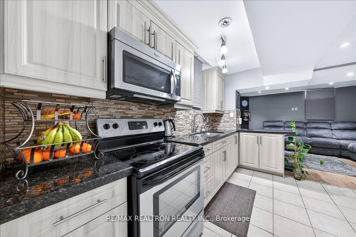 209 Old Colony Road photo 44