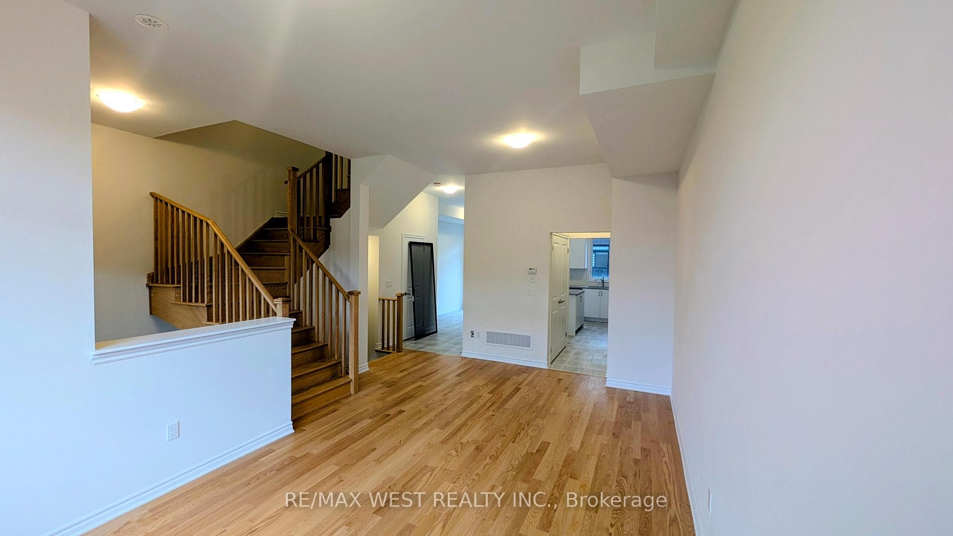 95 Paradox Street photo 3