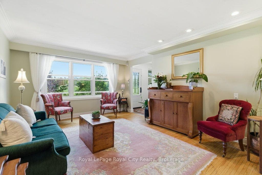 104 Kathleen Street photo 8