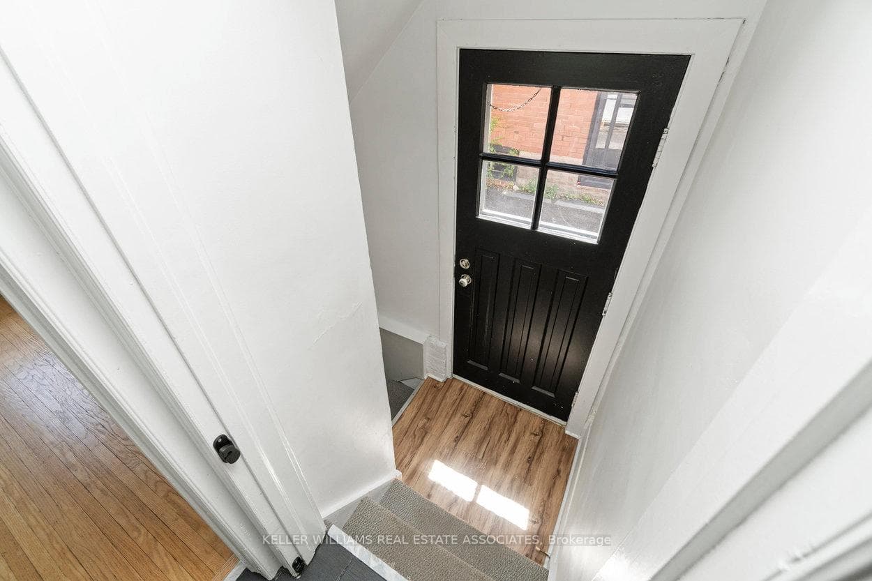 24 Ellen Street photo 30