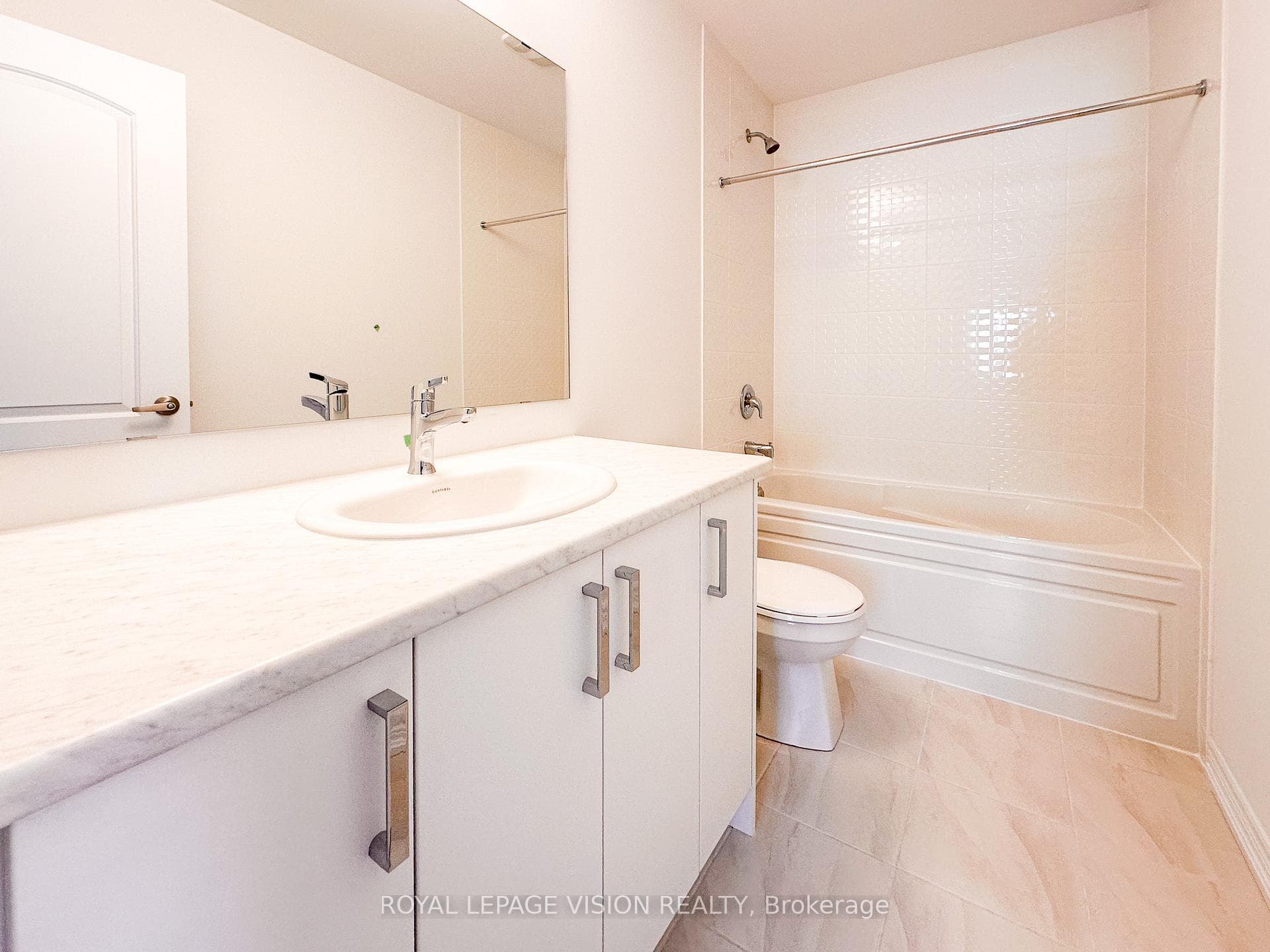 21 Sorbara Way photo 8