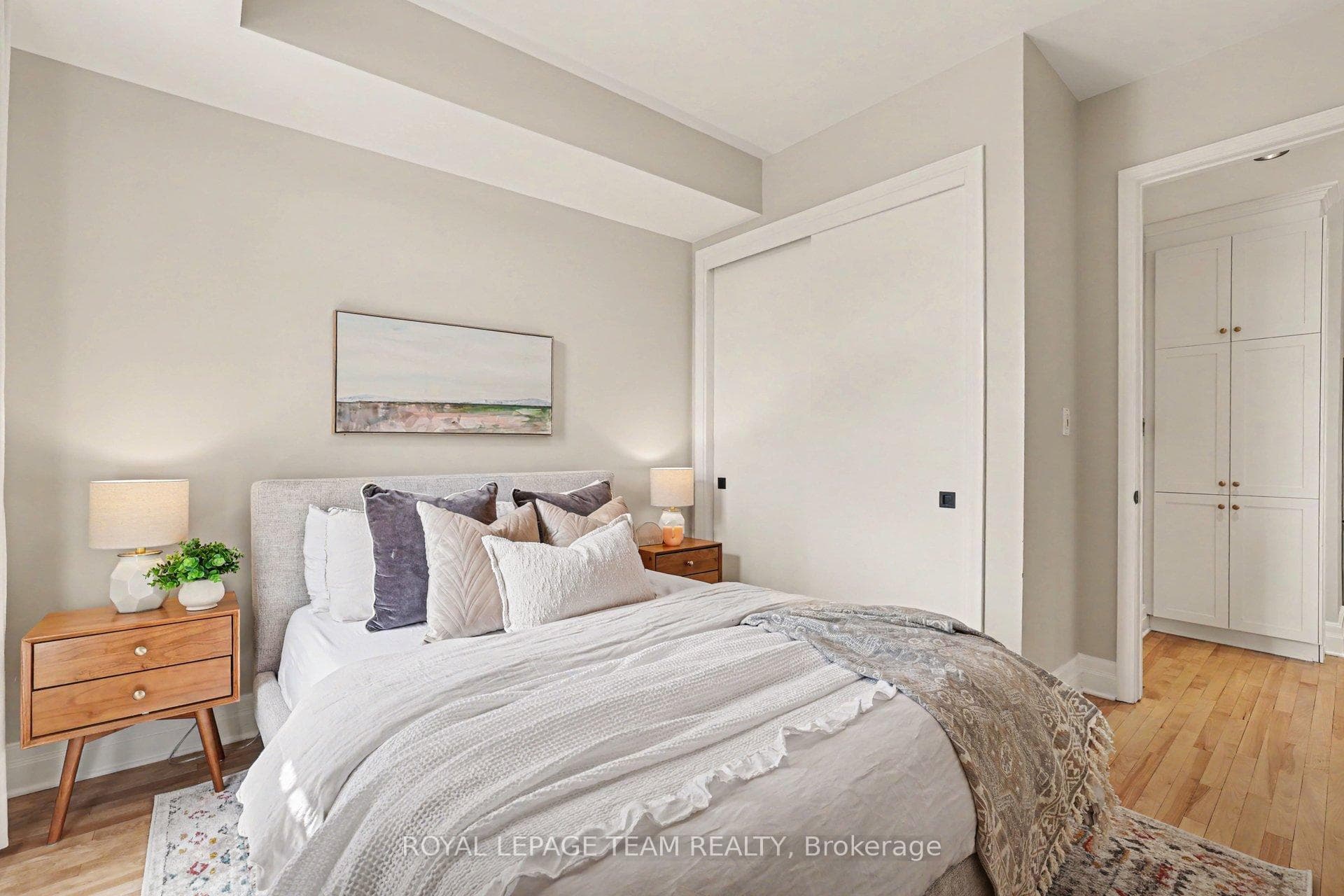 330 Loretta Avenue Unit 301 photo 18