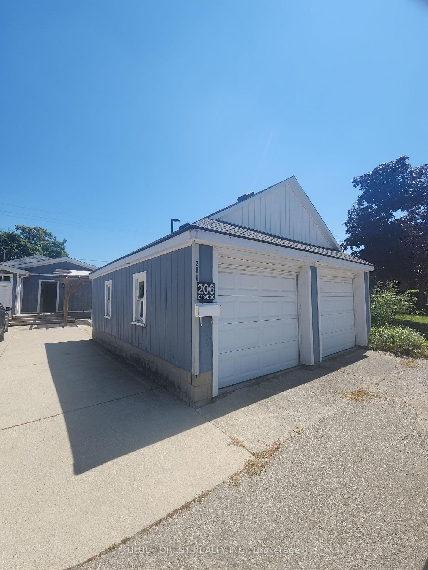 206 Caradoc Street photo 3