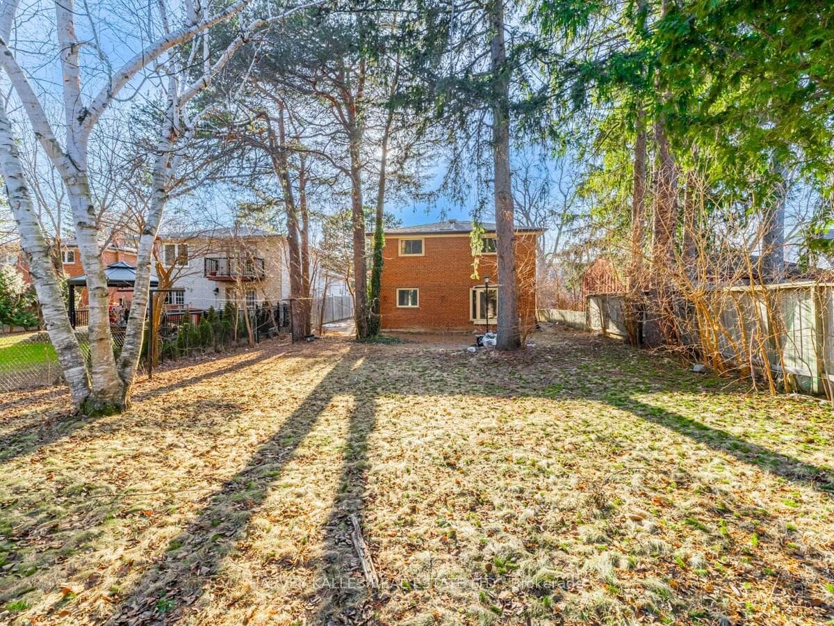 151 Henderson Avenue photo 21