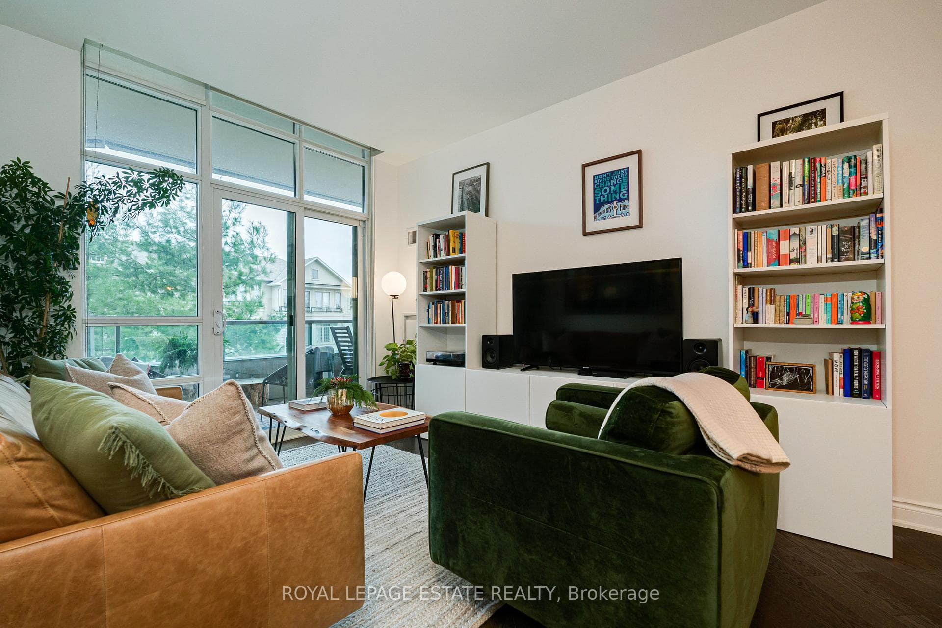 20 Bloorview Place Unit 216 photo 1