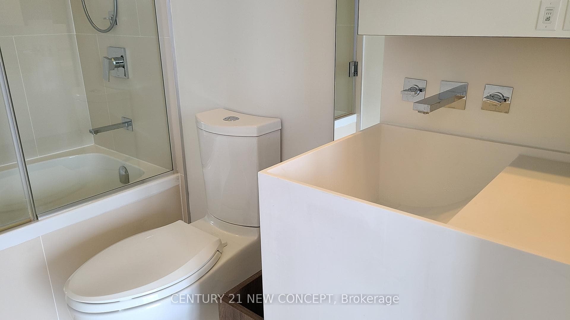 1 Bloor Street Unit 2107 photo 12