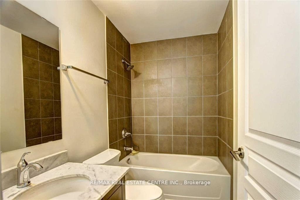 3170 Erin Mills Parkway Unit 231 photo 14