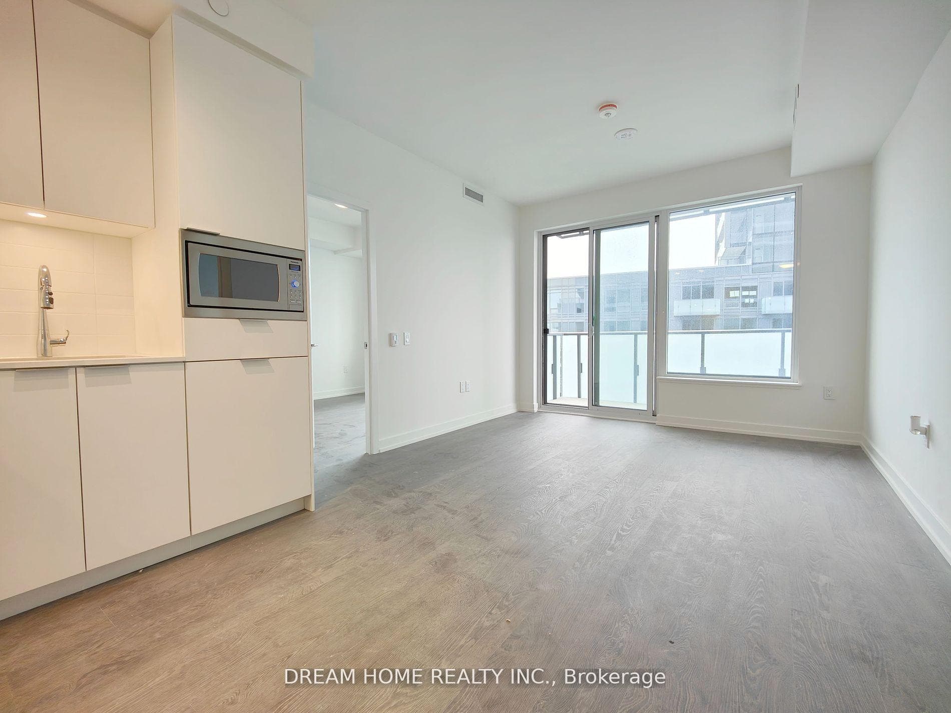 7 GOLDEN LION Heights Unit N1006 photo 1
