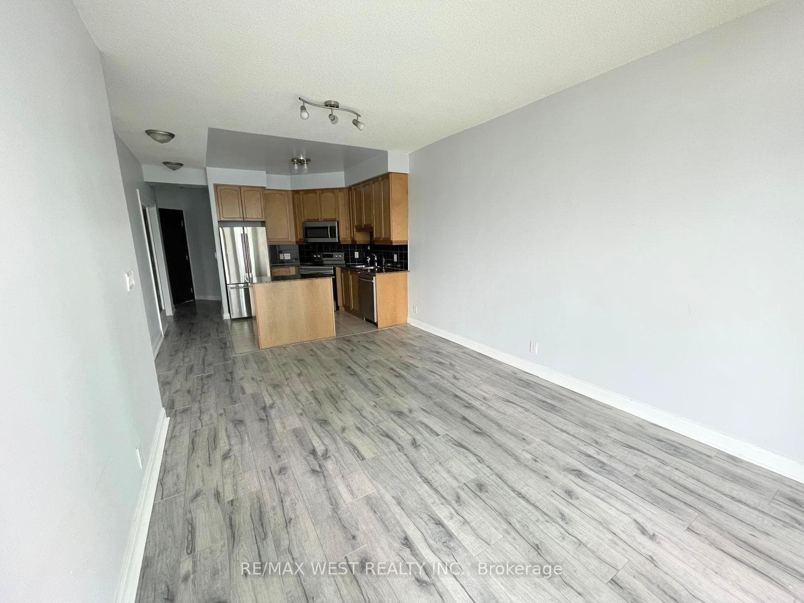 80 Absolute Avenue Unit 1008 photo 12