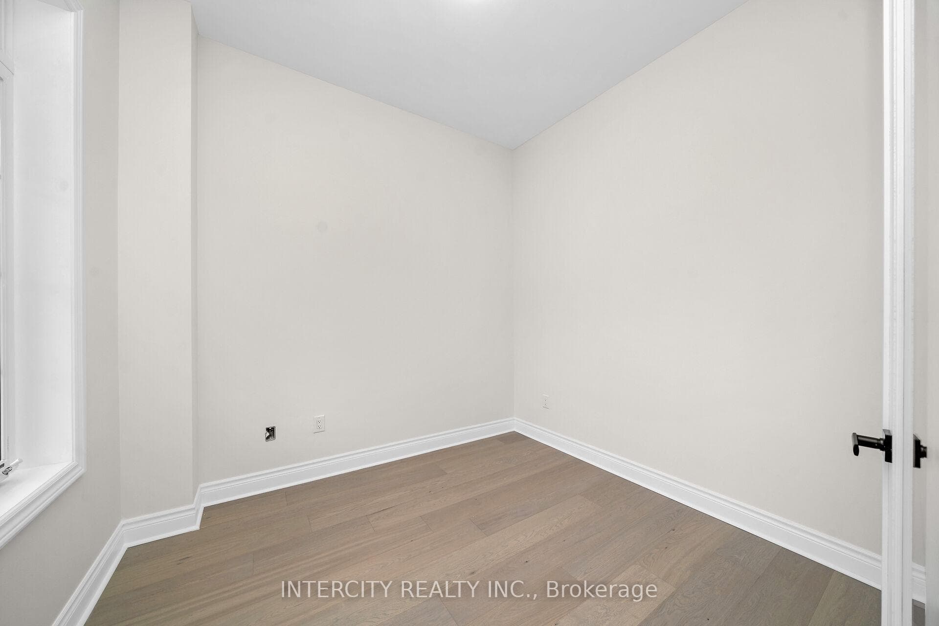 24 Keyworth Crescent photo 17