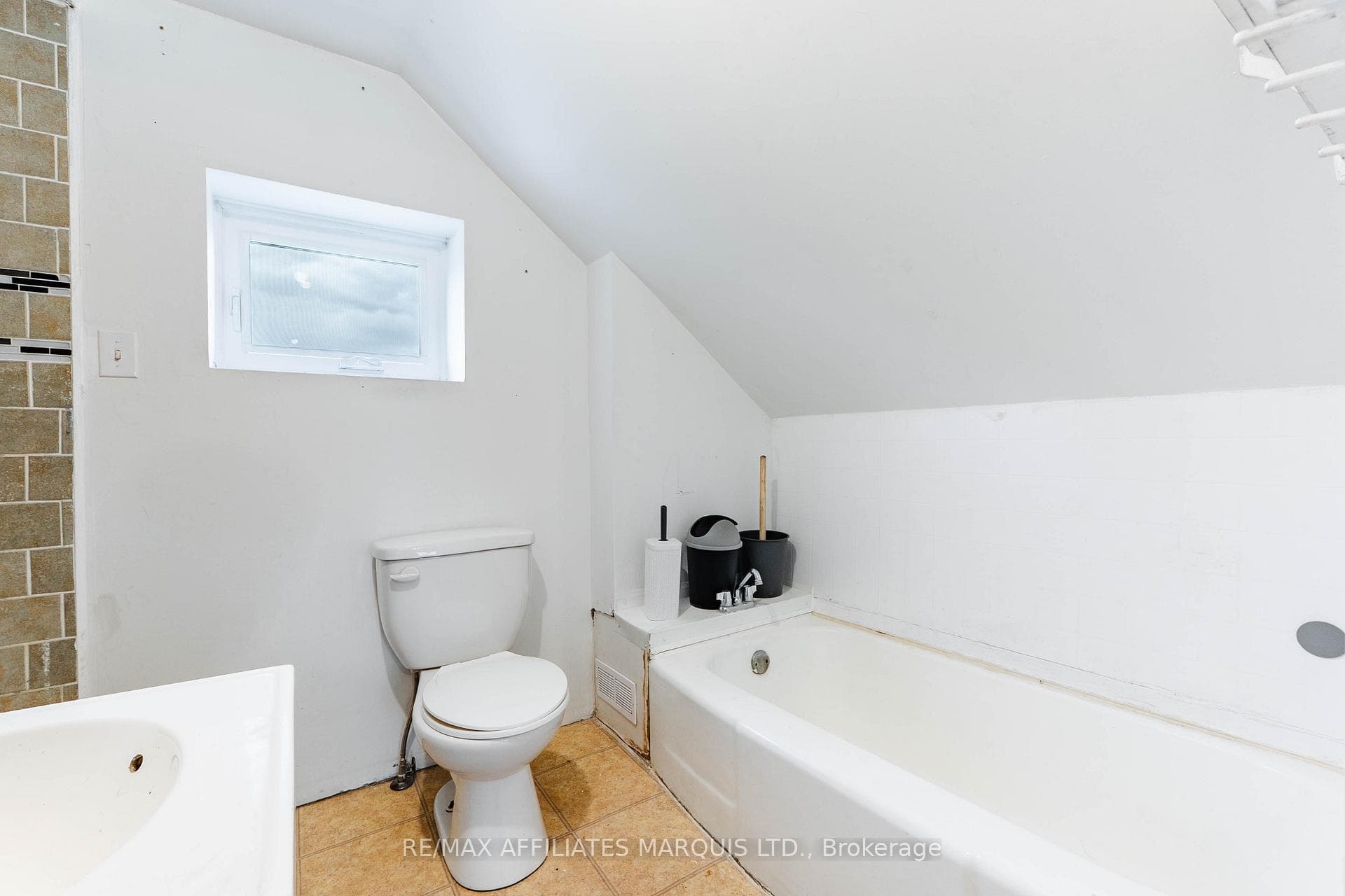 21910 Seguin Mill Street photo 23