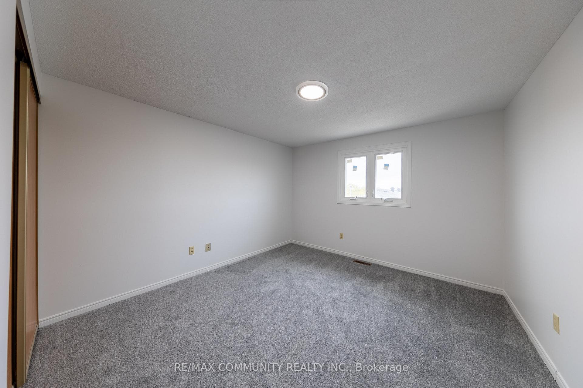 26 Birrell Avenue photo 33