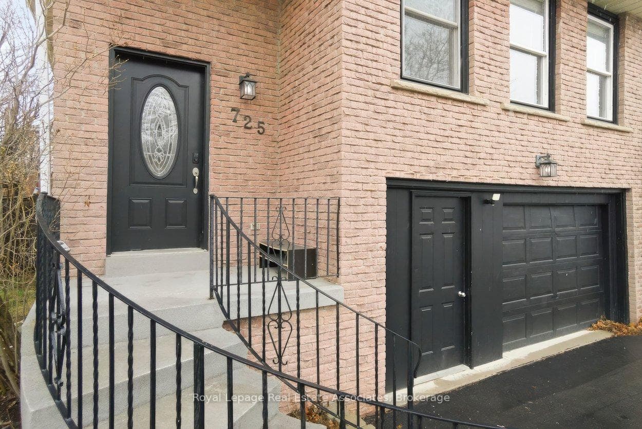 725 Coulson Avenue photo 2