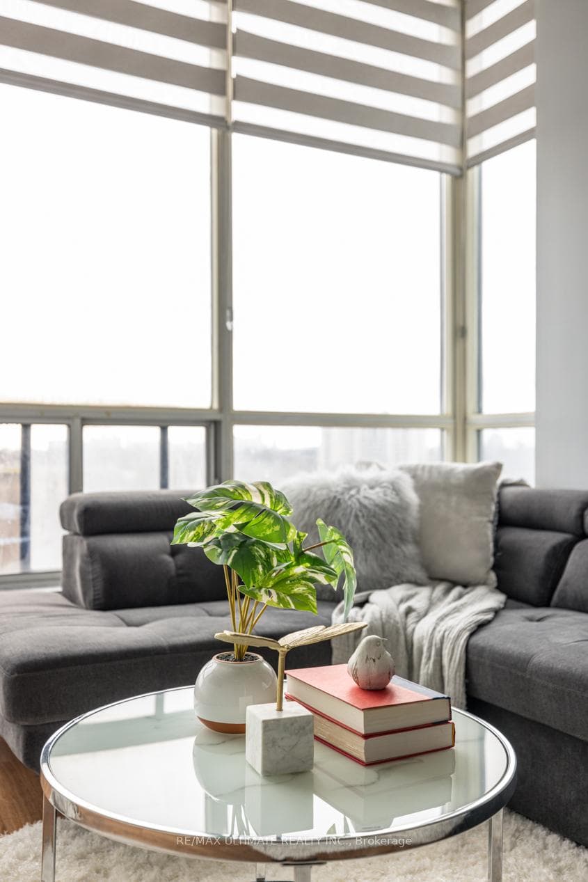 3050 Ellesmere Road Unit PH11 photo 9