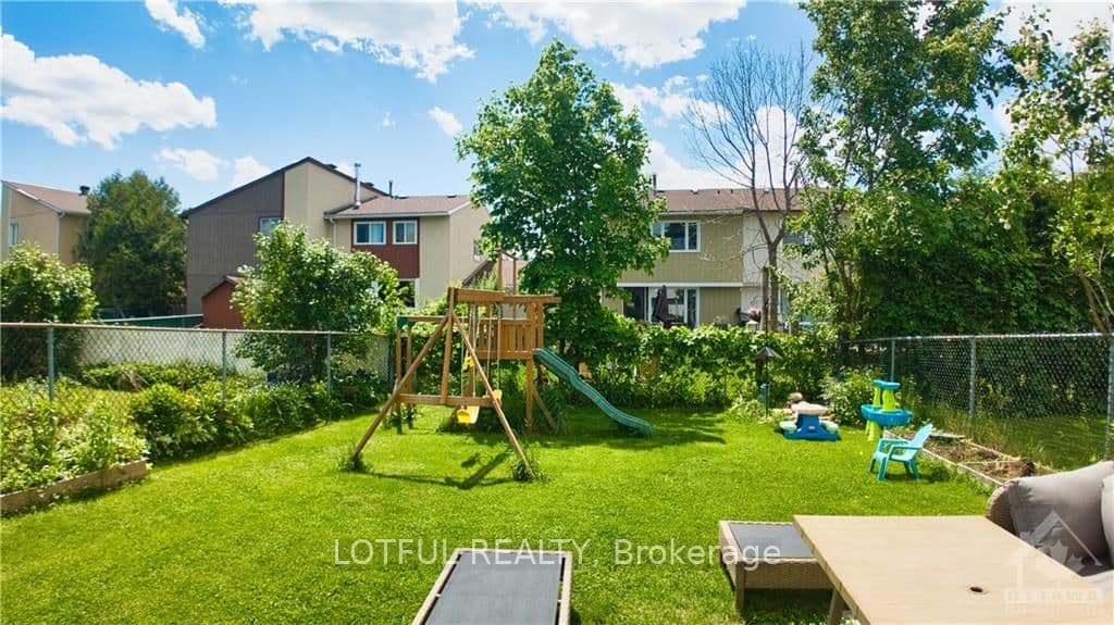 79 SHERWAY Drive photo 18