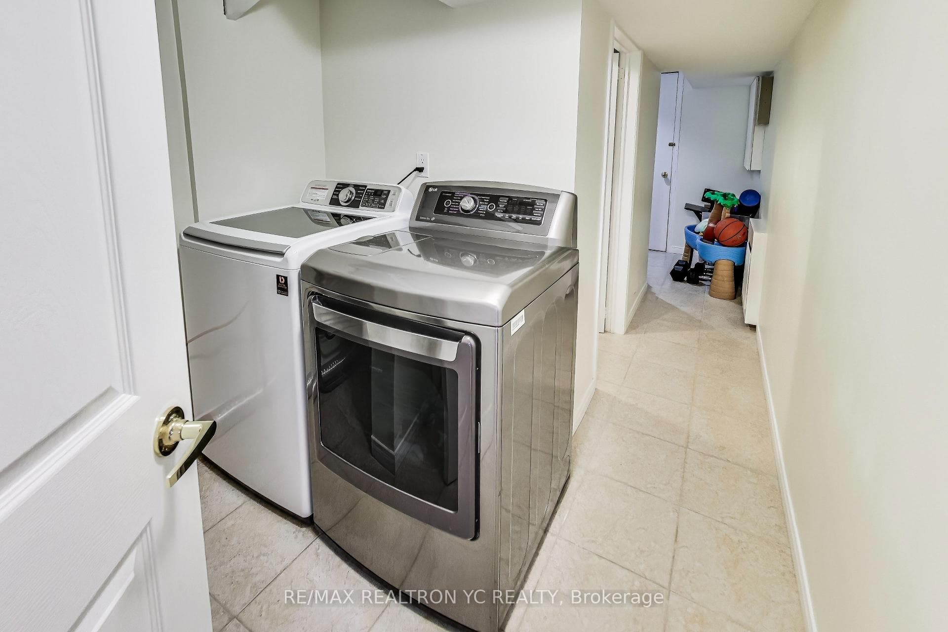 39 Catalpa Crescent photo 28