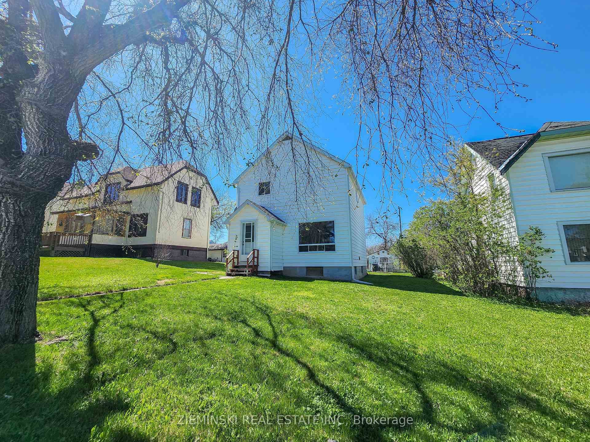 120 Devonshire Avenue photo 1