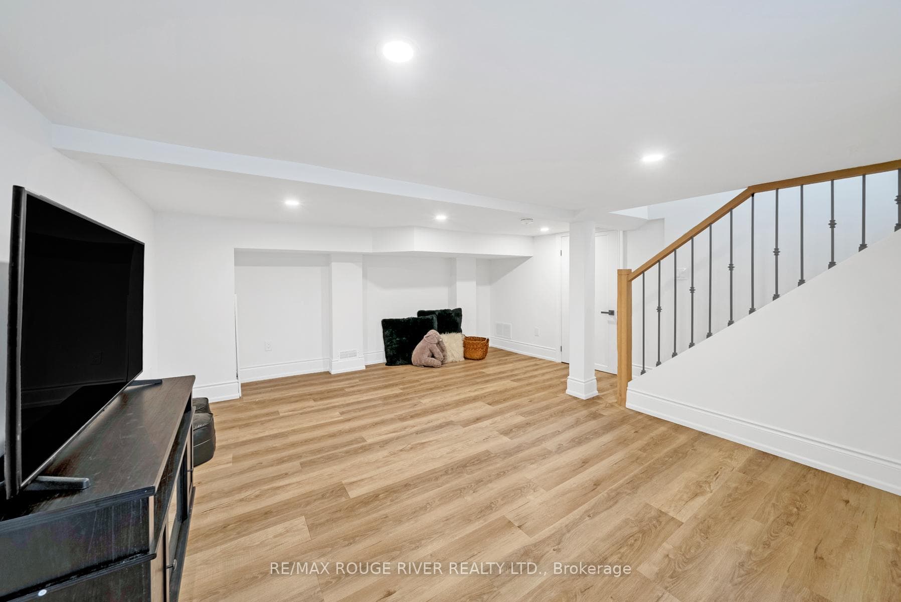 62 Montrave Avenue photo 37
