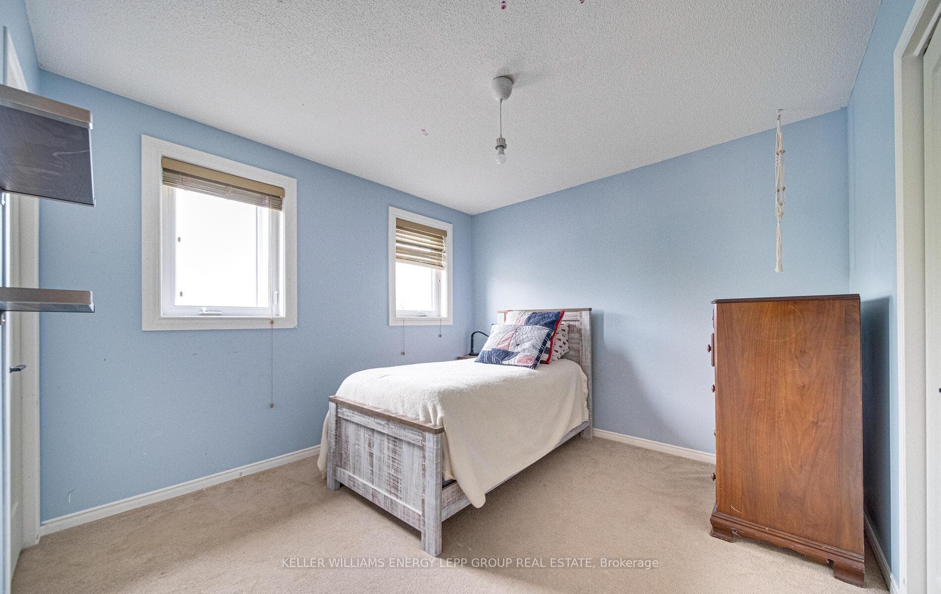 71 William Stephenson Drive photo 31