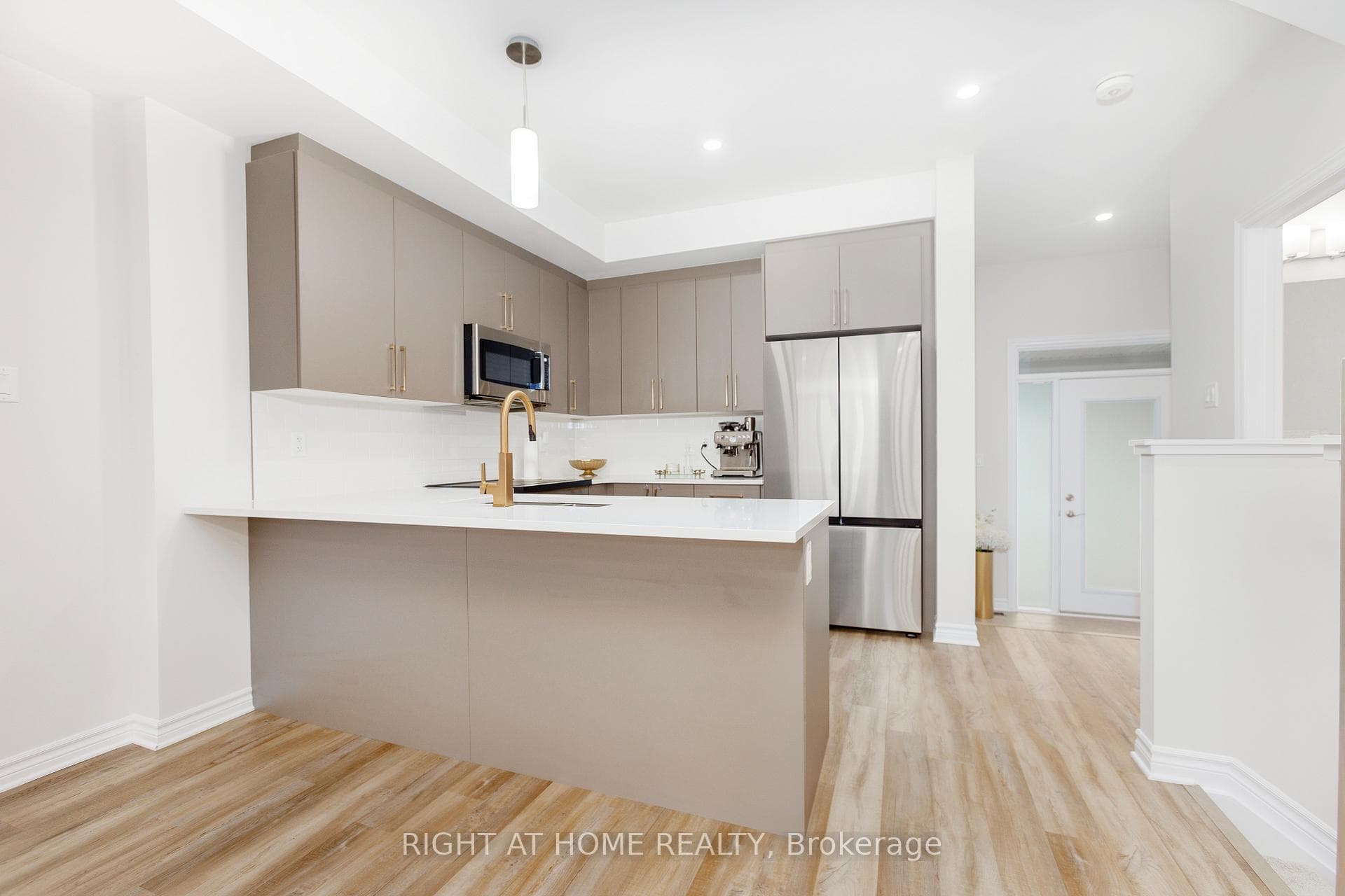 65 Esban Drive photo 10