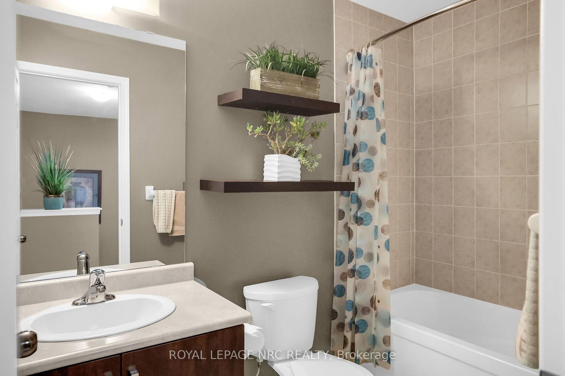 4 PIECE BATHROOM UP