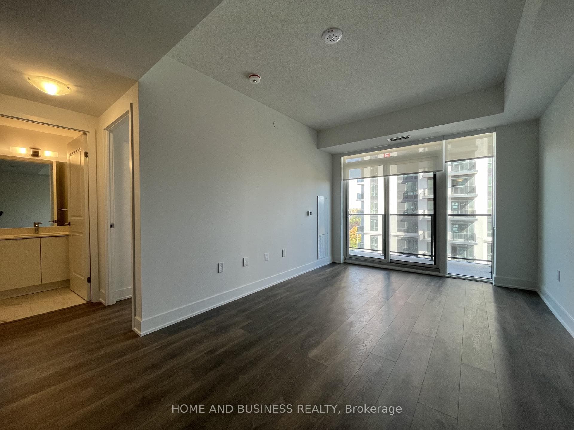 202 Burnhamthorpe Road Unit 808 photo 7