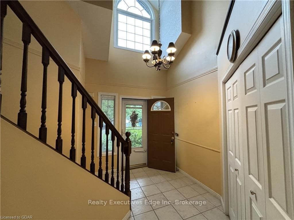 59 MARSH Crescent Unit Upper photo 3