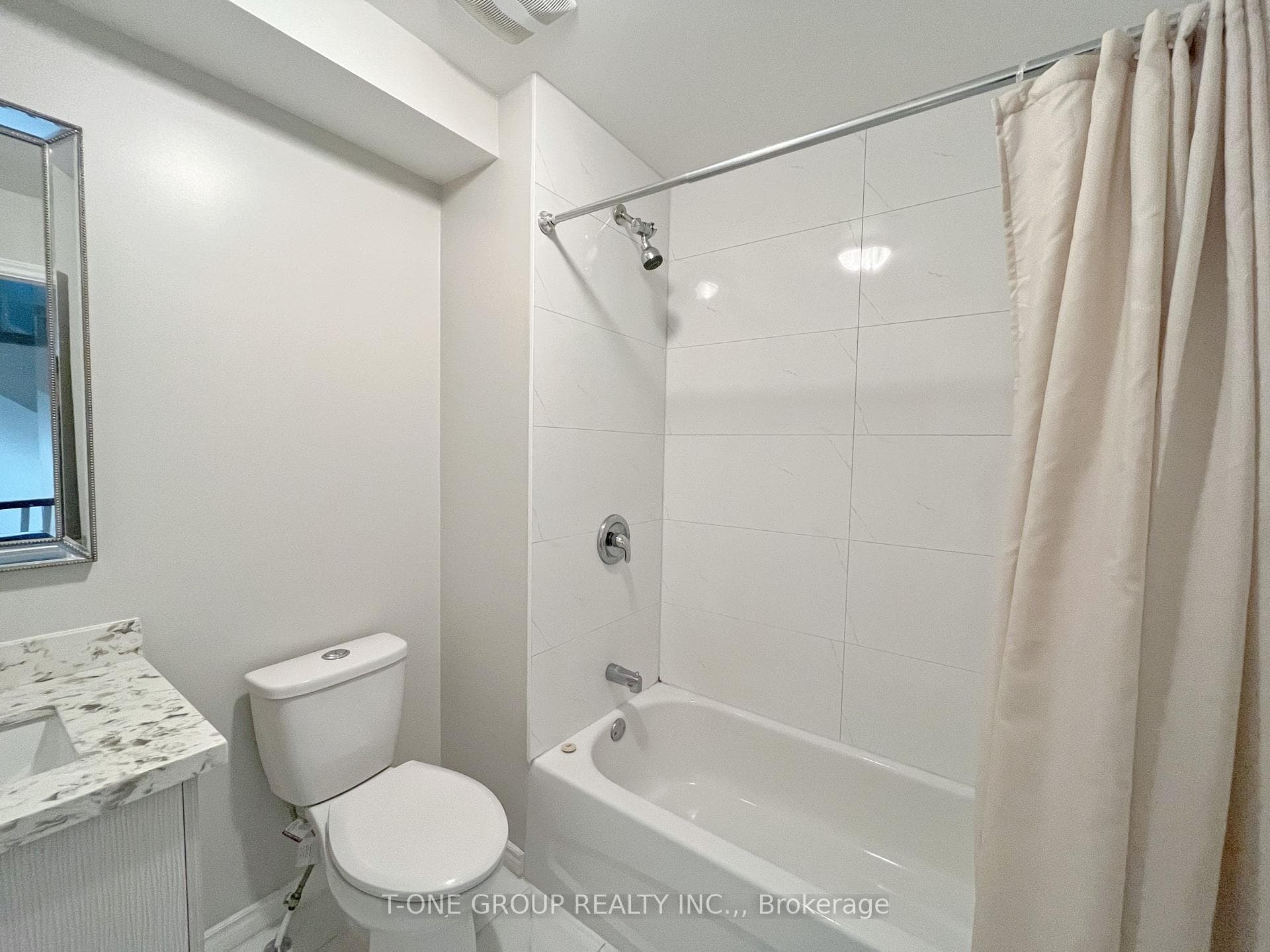206C Finch Avenue photo 18