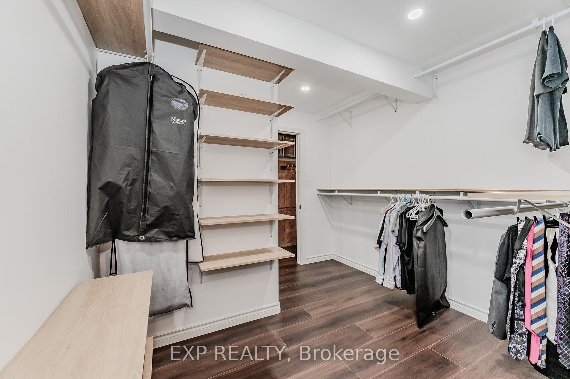 113 Bankside Drive photo 28