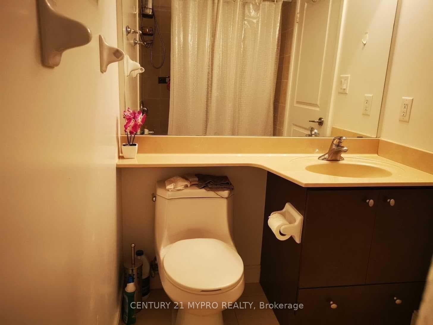 60 Absolute Avenue Unit 2206 photo 8