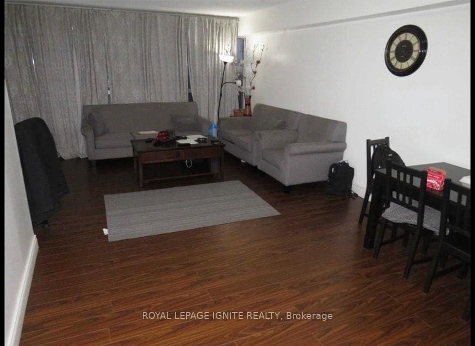 3380 Eglinton Avenue Unit 905 photo 6