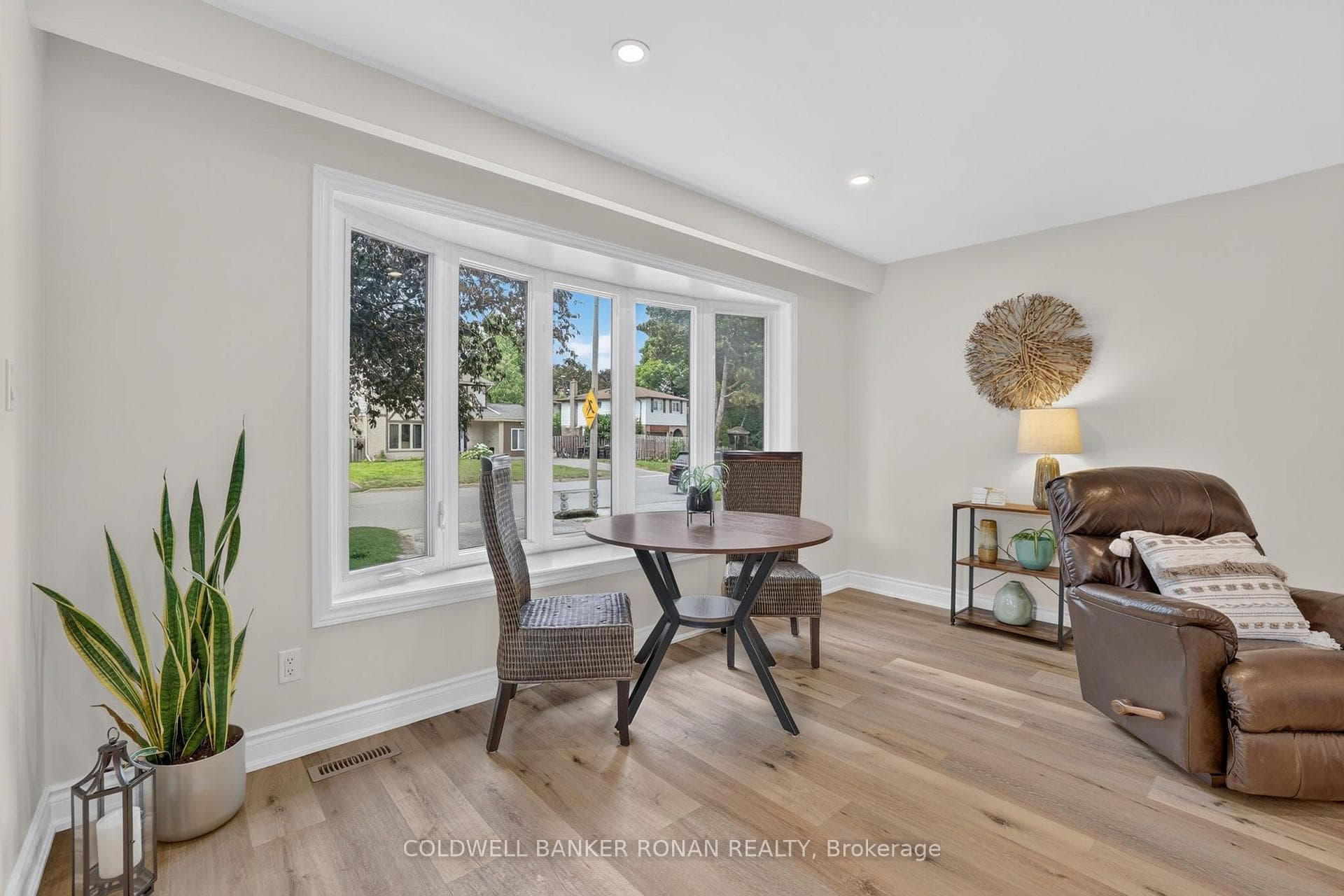 281 Tupper Boulevard photo 14