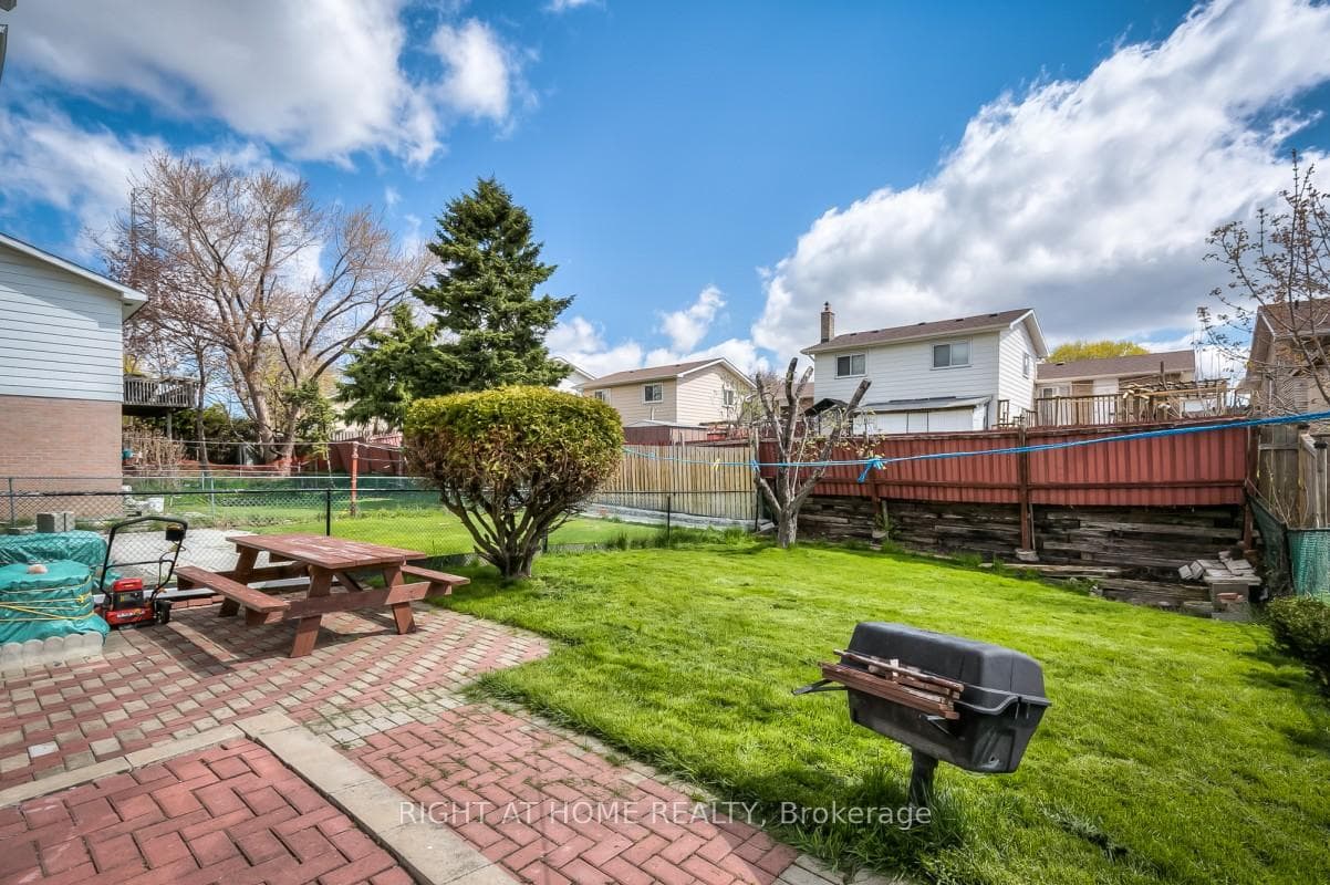 76 Ashridge Drive photo 16
