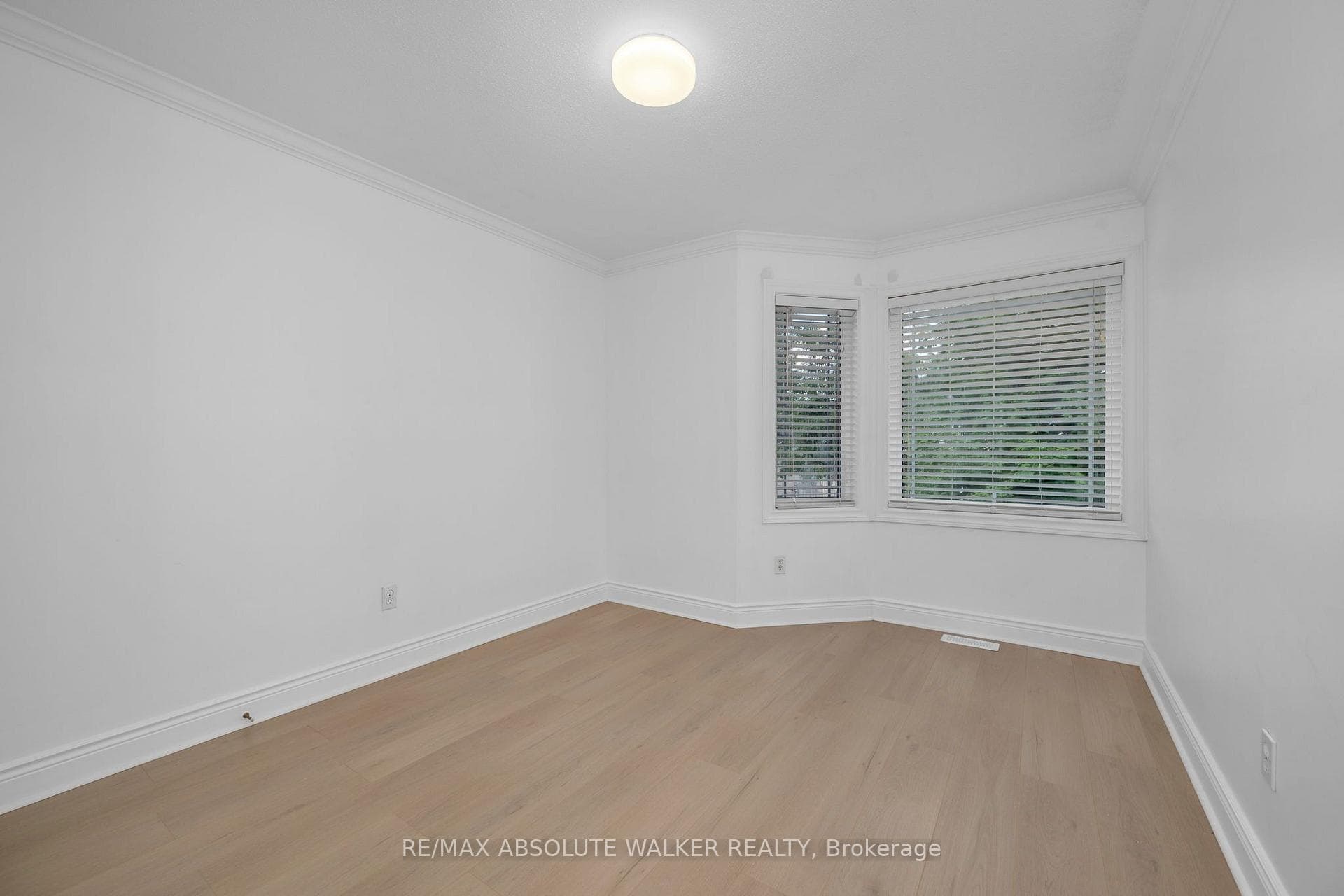 2269 Sandman Crescent photo 22