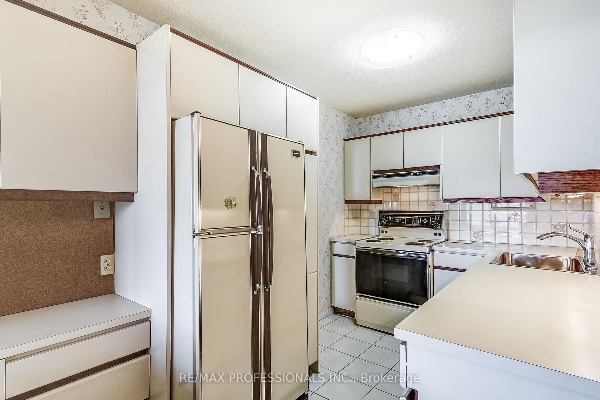 250 Scarlett Road Unit 1313 photo 9